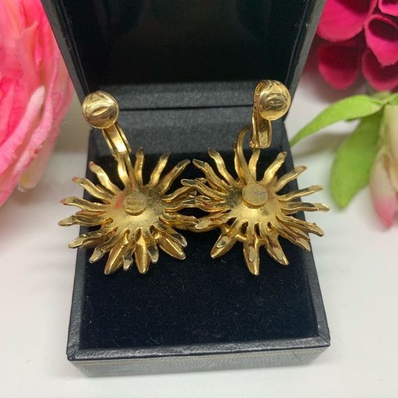 VINTAGE⚜️Dahlia Flower Blooming Clip Earrings - Picture 4 of 6